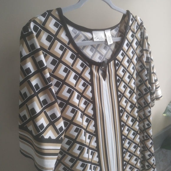 Scoop neck gemstone blouse - Picture 4 of 4